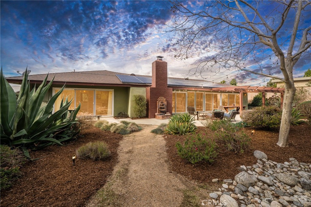 2116 N Villa Maria Road