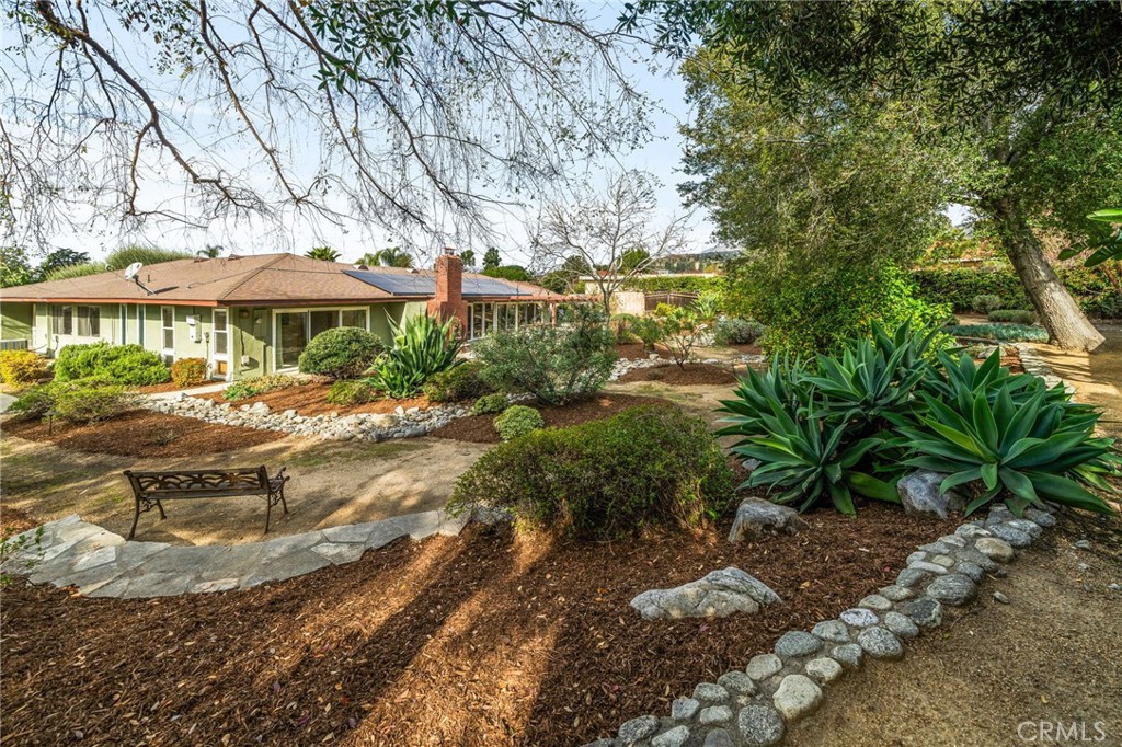 2116 N Villa Maria Road