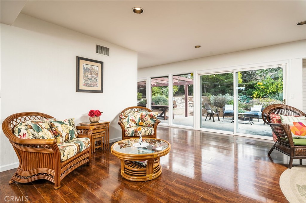 2116 N Villa Maria Road