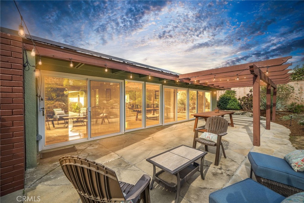 2116 N Villa Maria Road