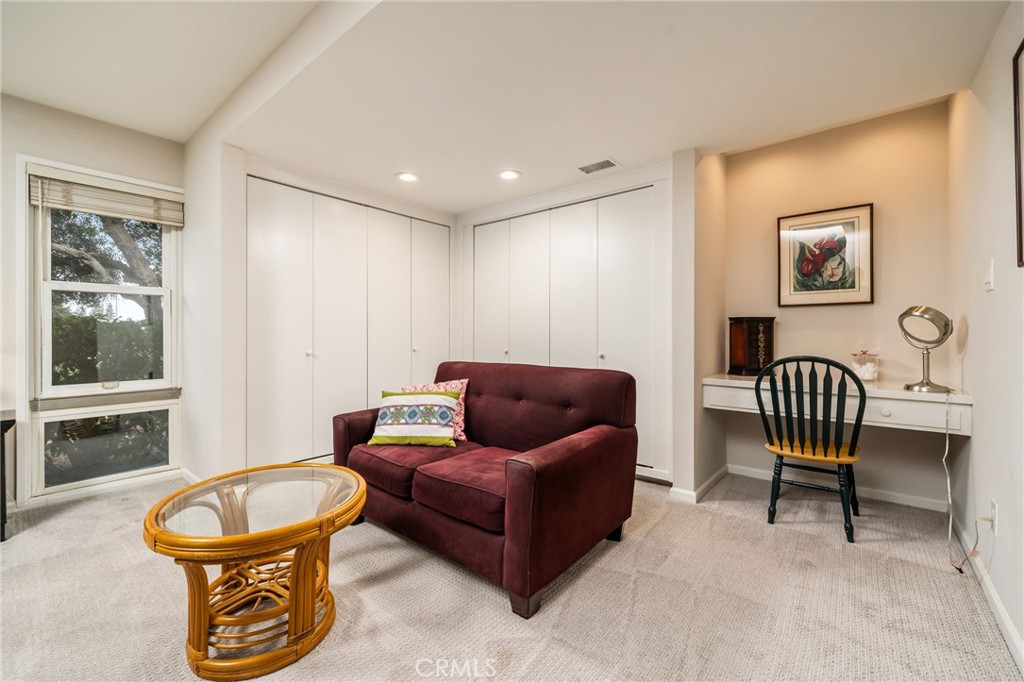 2116 N Villa Maria Road