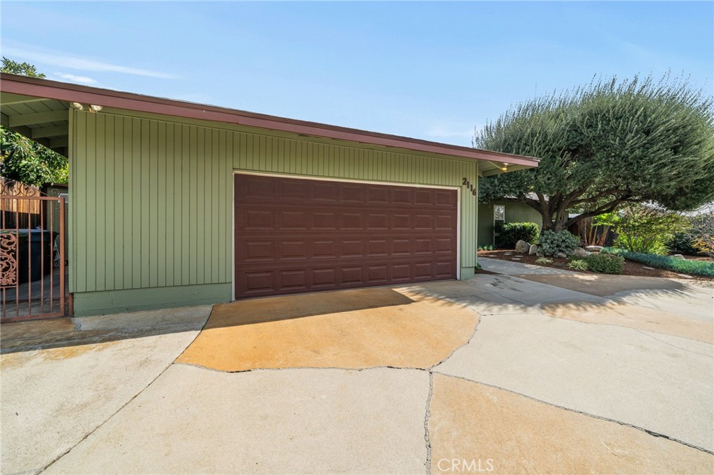 2116 N Villa Maria Road