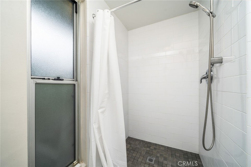 2116 N Villa Maria Road