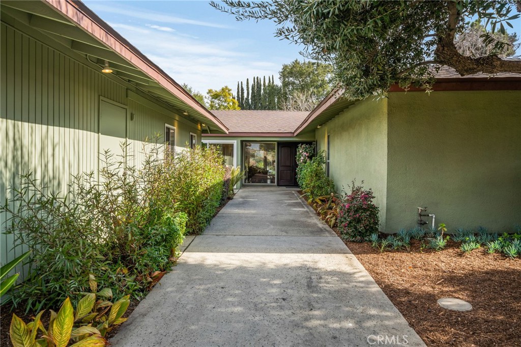 2116 N Villa Maria Road