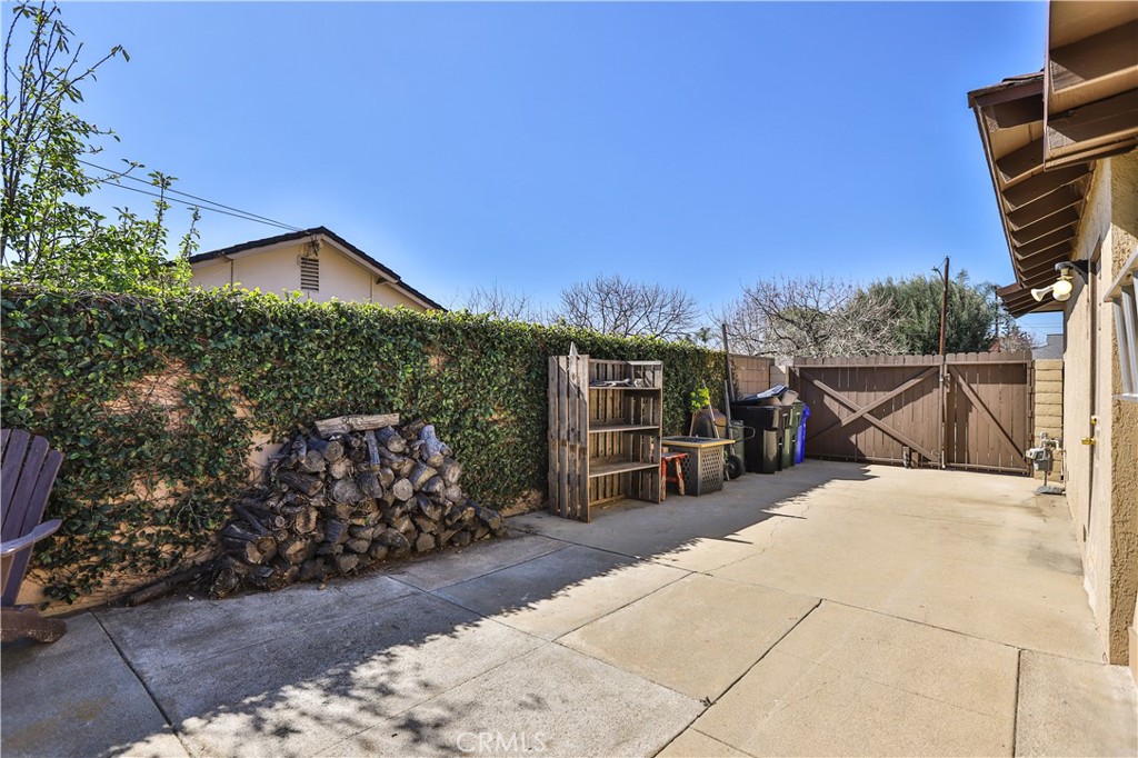 6355 Vineyard Avenue