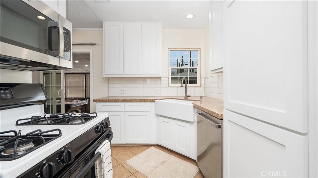 823 E El Morado Court