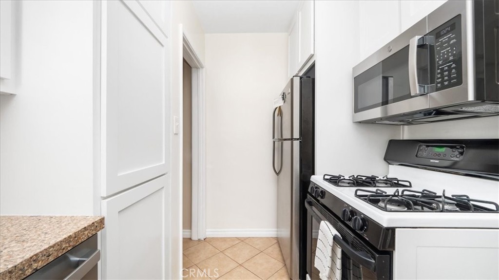 823 E El Morado Court