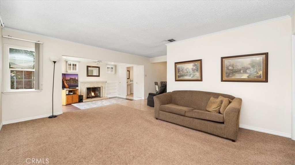 823 E El Morado Court