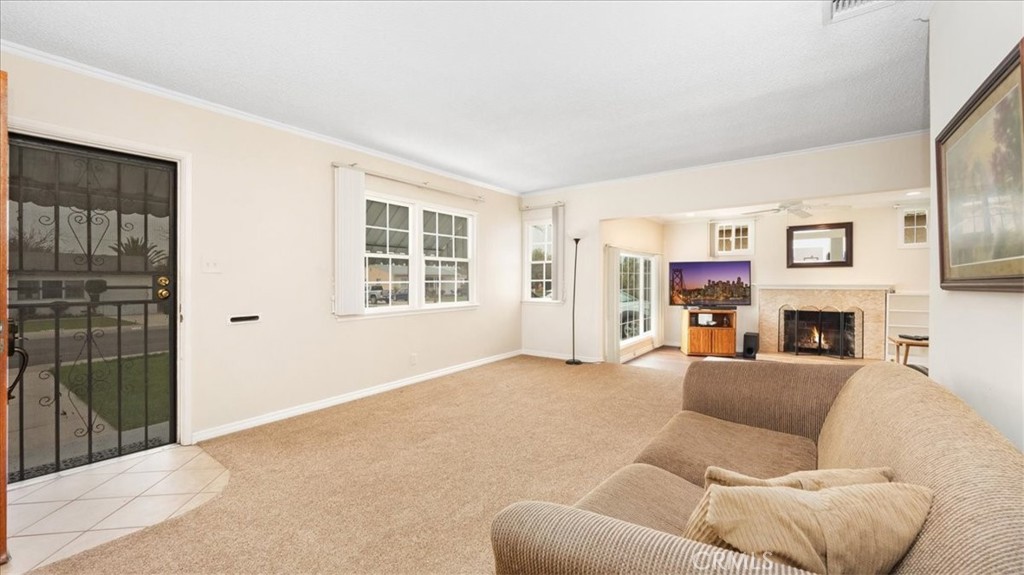 823 E El Morado Court