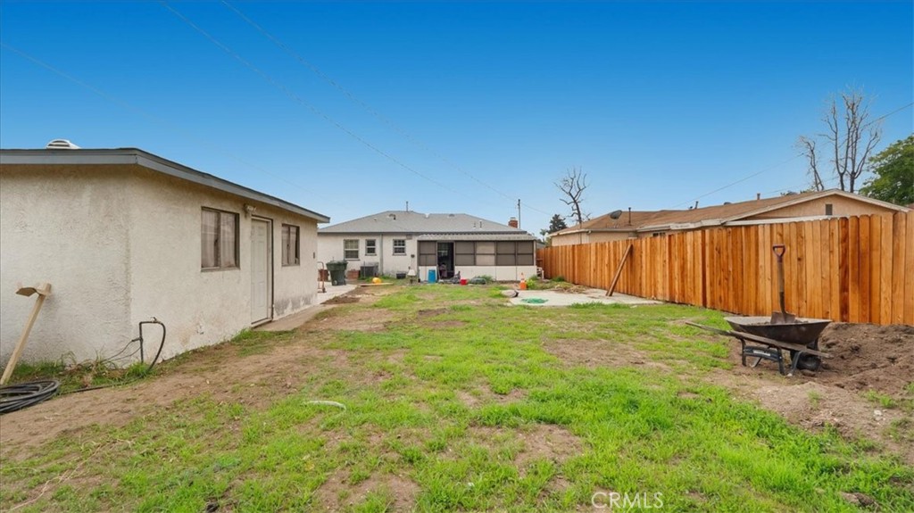 823 E El Morado Court