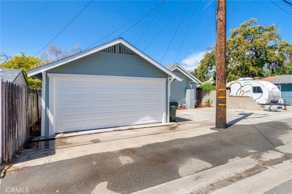 152 S Vista Bonita Avenue