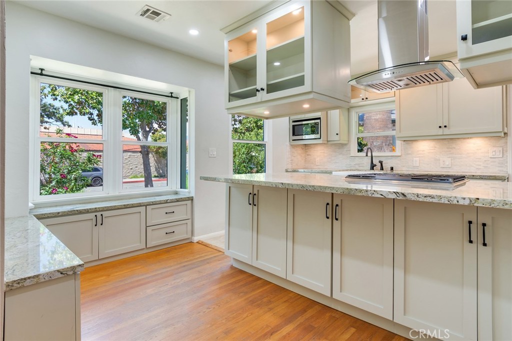152 S Vista Bonita Avenue