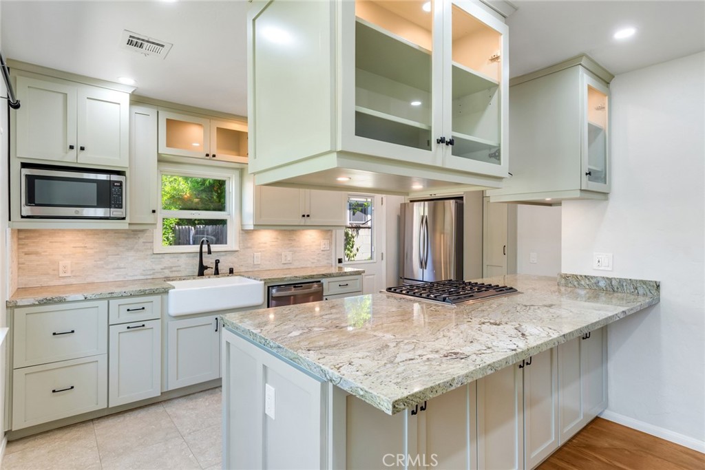 152 S Vista Bonita Avenue