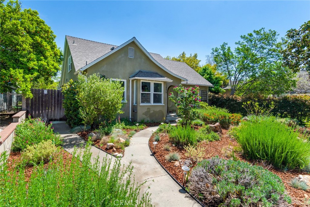 152 S Vista Bonita Avenue