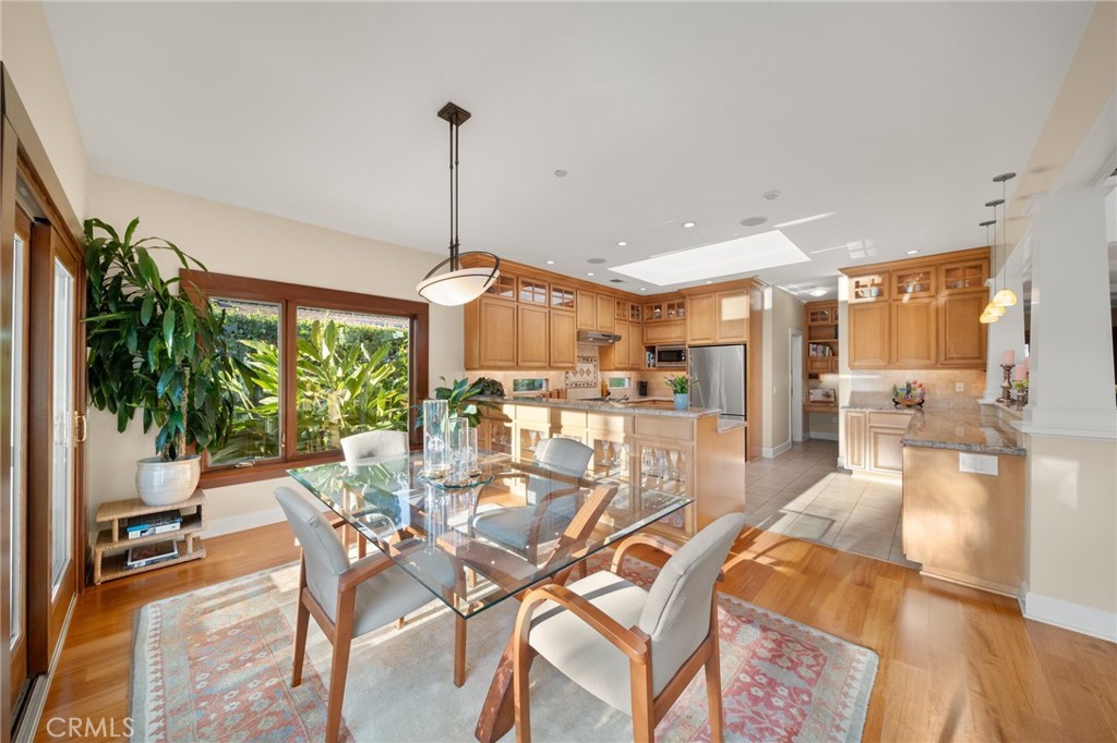 1221 N Cambridge Avenue