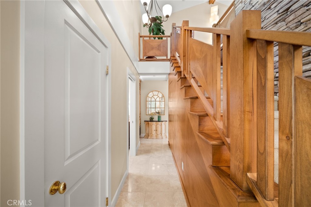 1221 N Cambridge Avenue