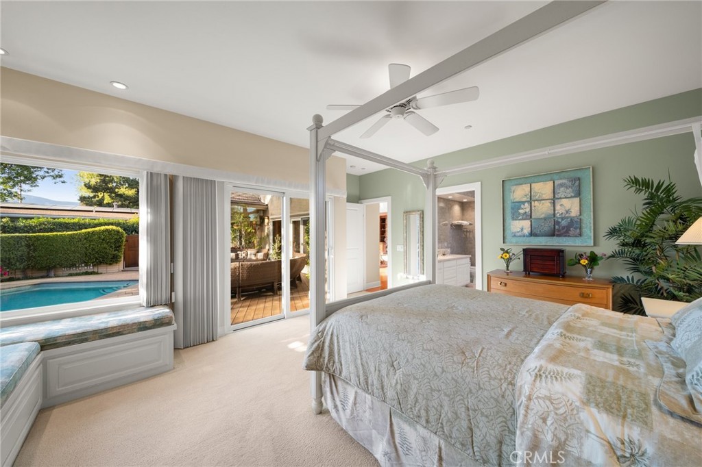 1221 N Cambridge Avenue