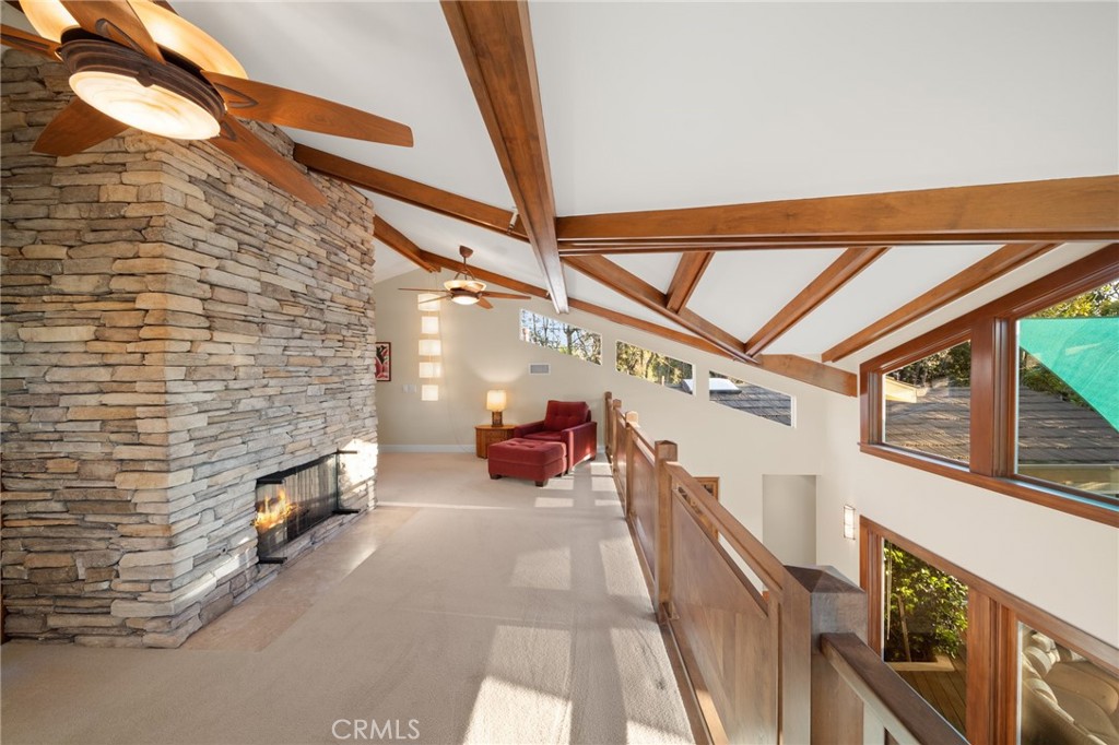 1221 N Cambridge Avenue