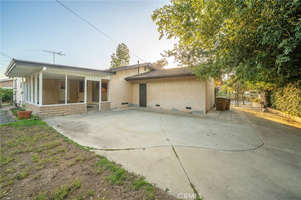 3868 Shelter Grove Drive