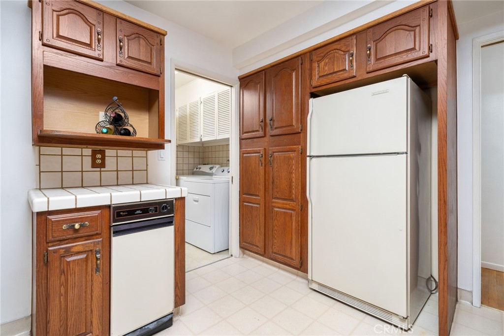 3868 Shelter Grove Drive