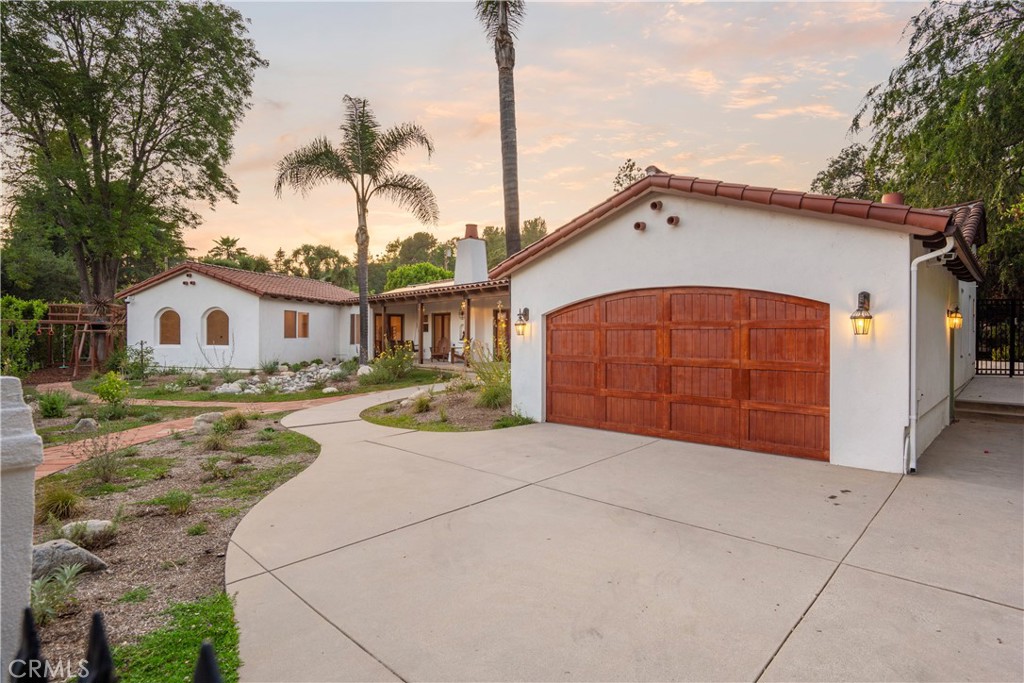 1247 Journeys End Drive