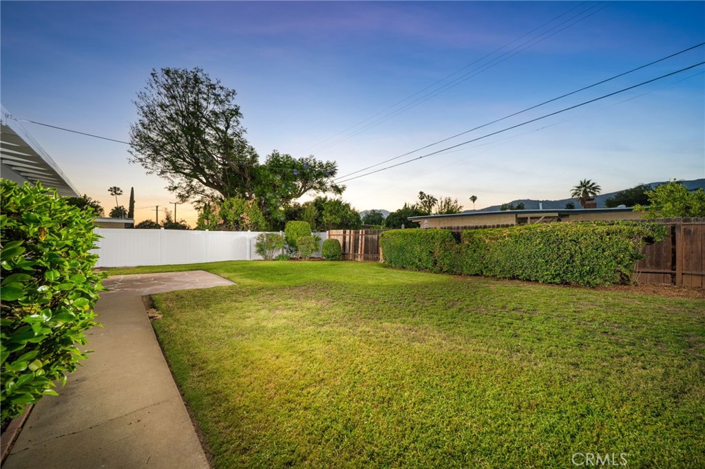 817 W Hollyvale Street