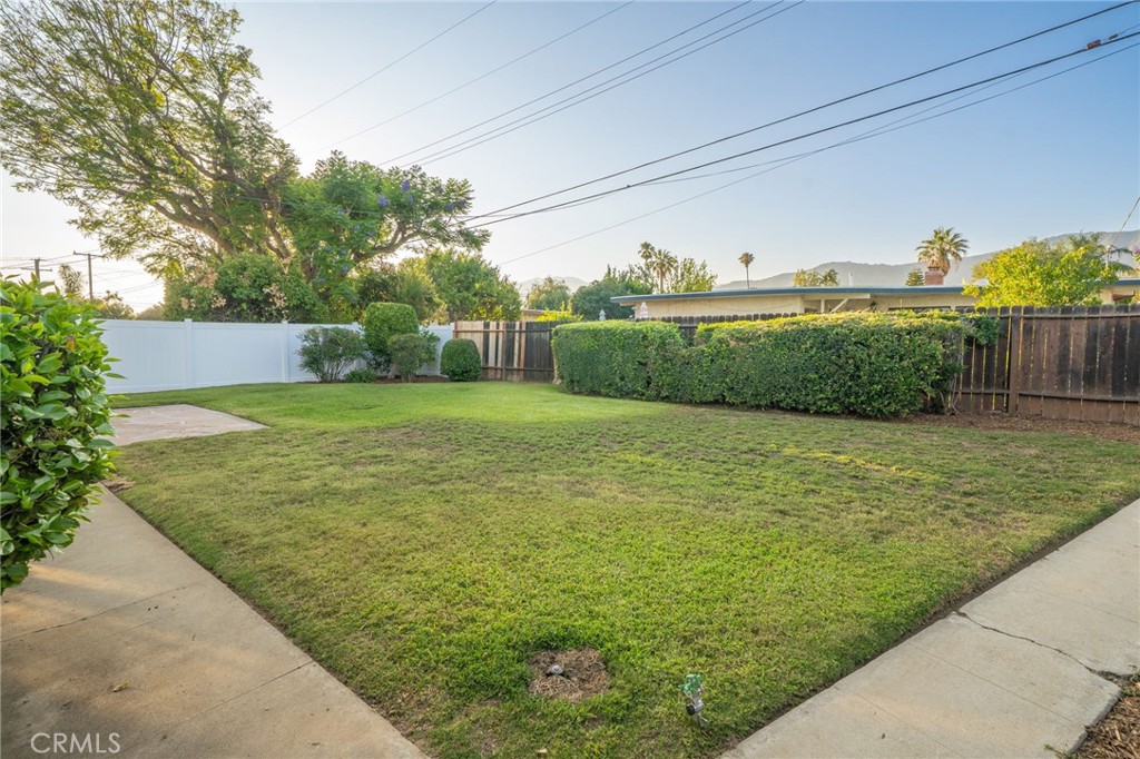 817 W Hollyvale Street