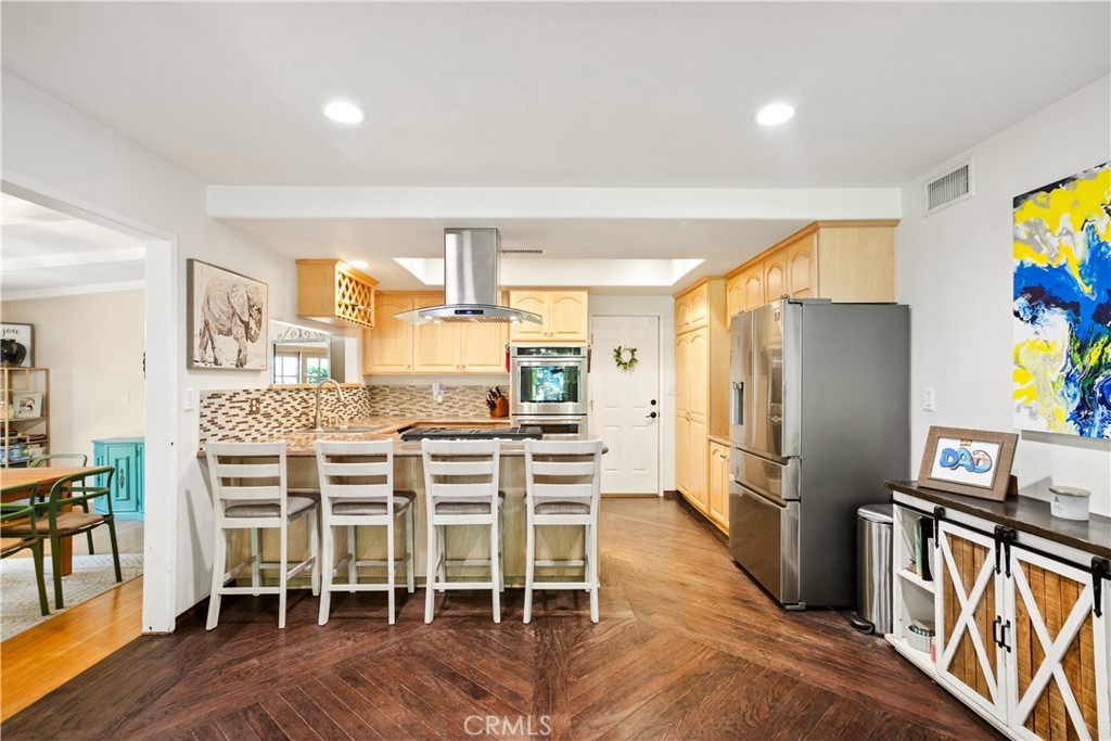 2240 La Sierra Way