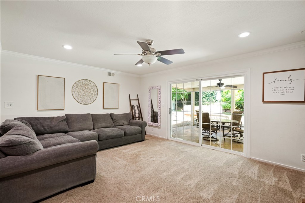 2240 La Sierra Way