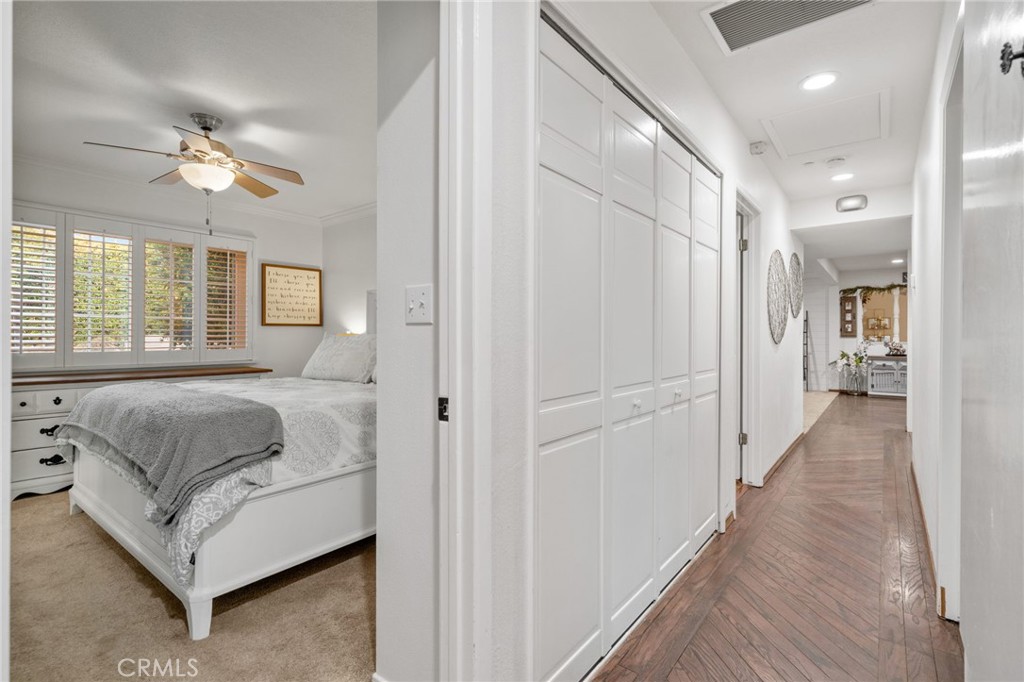 2240 La Sierra Way