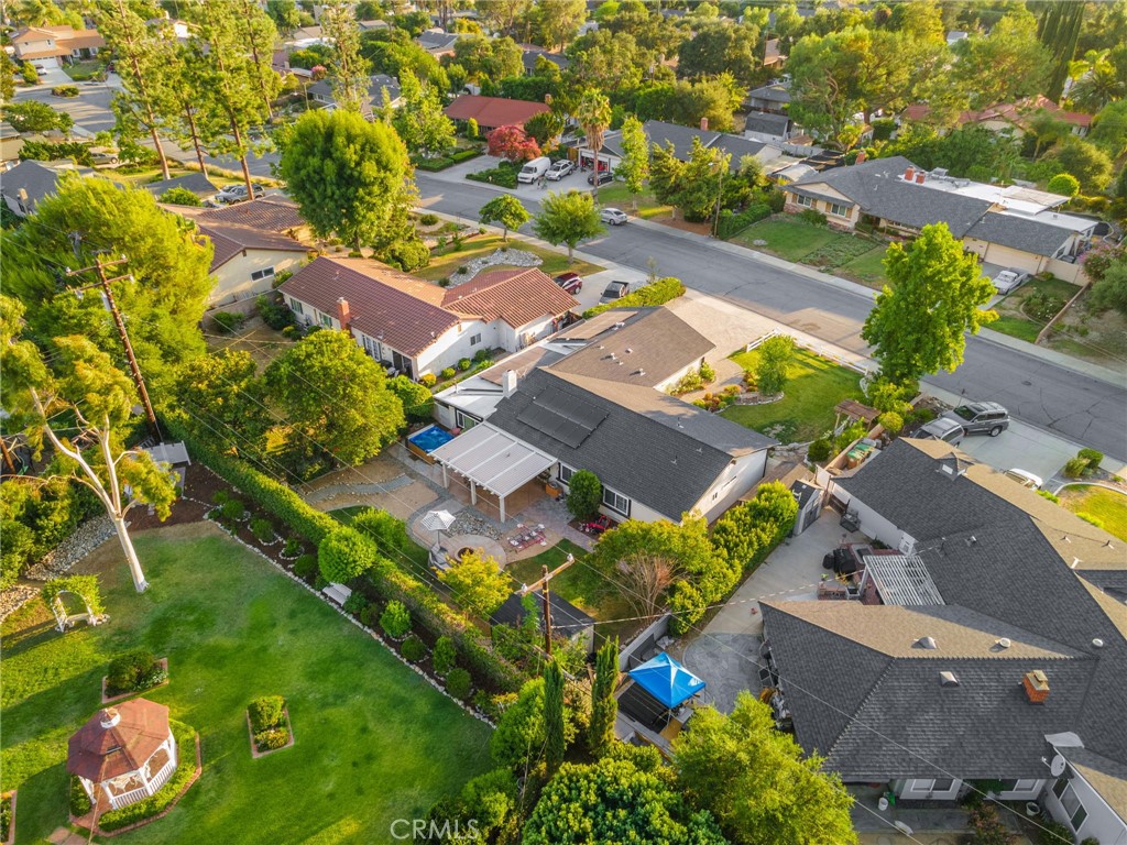 2240 La Sierra Way