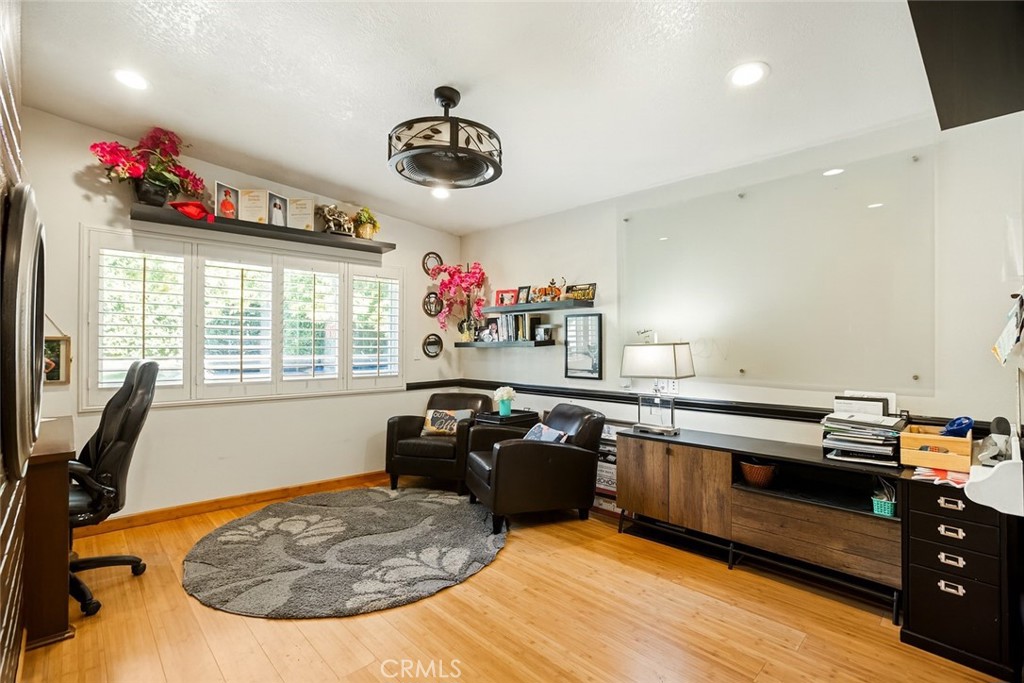 2240 La Sierra Way