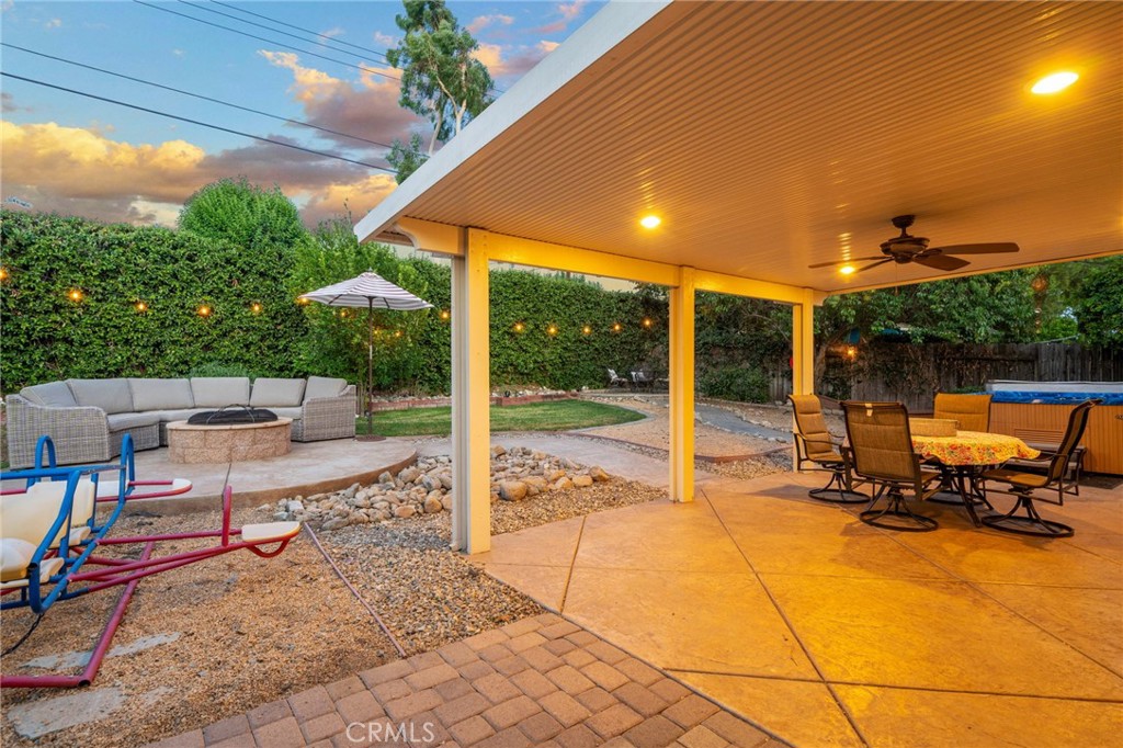 2240 La Sierra Way