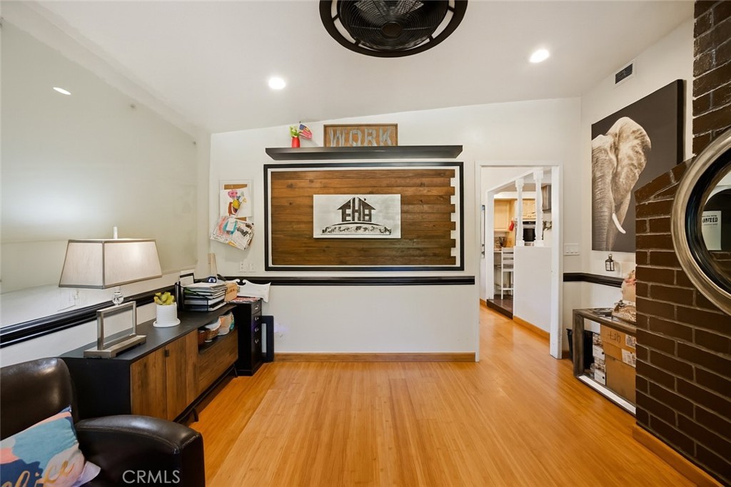 2240 La Sierra Way