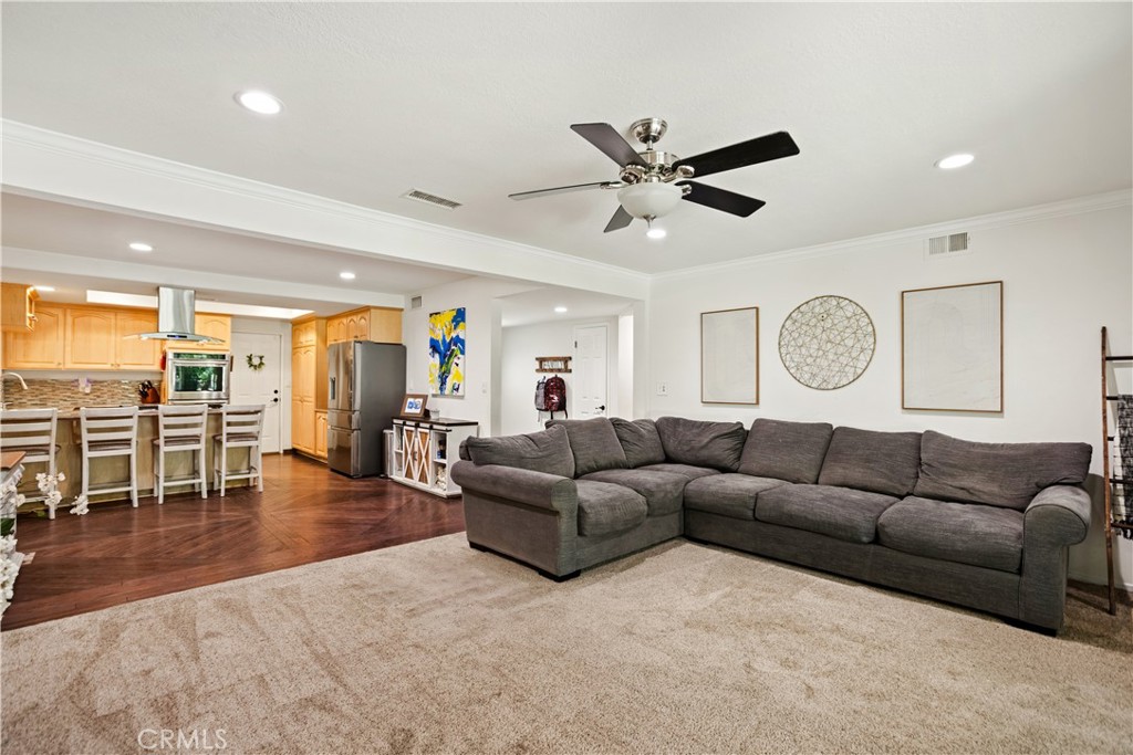 2240 La Sierra Way