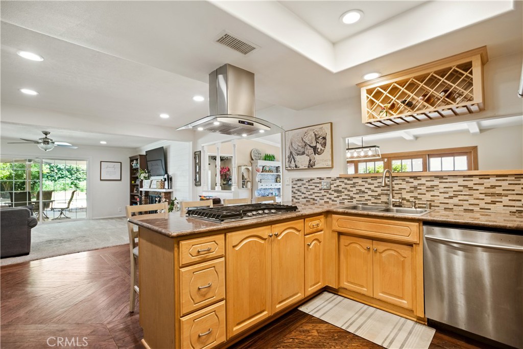 2240 La Sierra Way