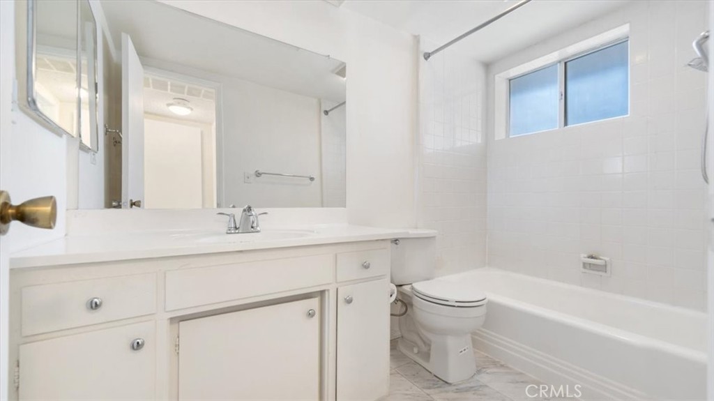 1115 Cordova Street 207