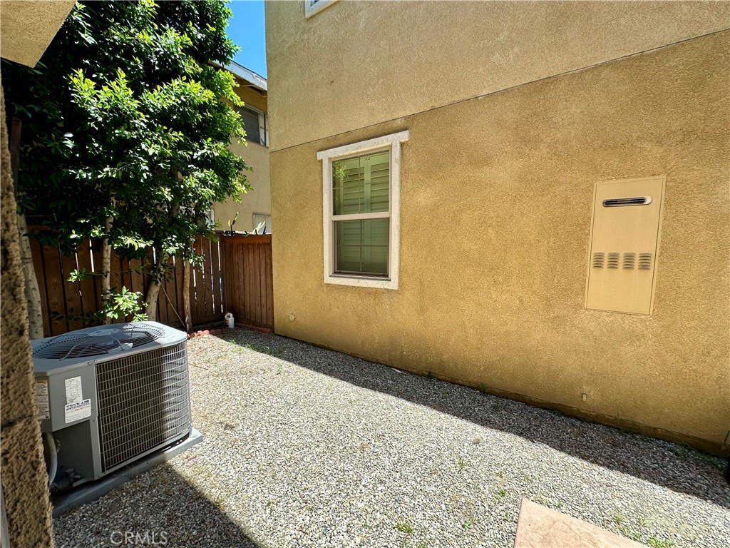 912 N Alameda Avenue