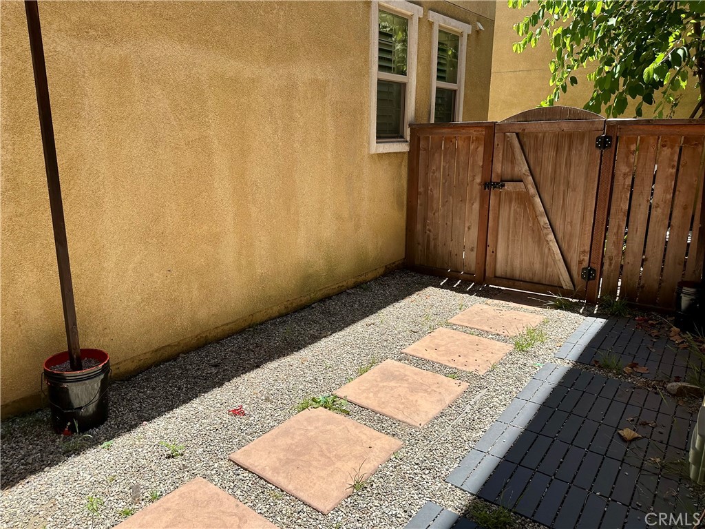 912 N Alameda Avenue