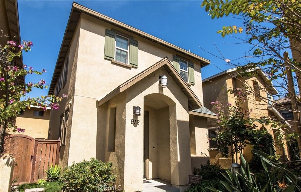 912 N Alameda Avenue