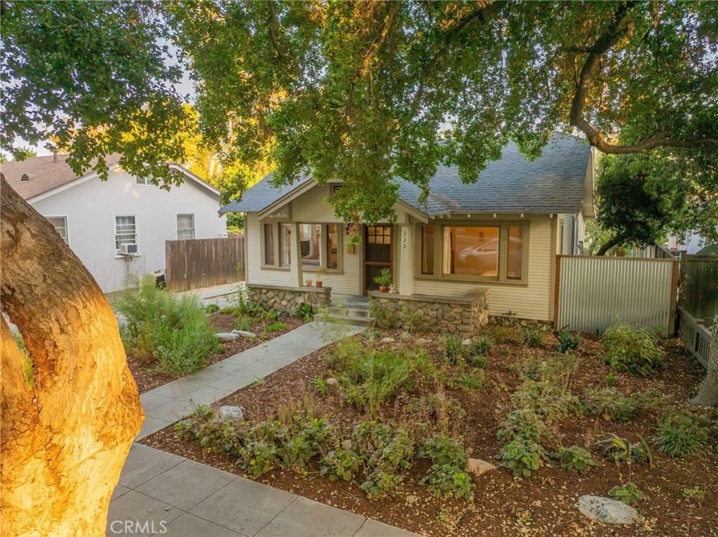 330 W 6th Street