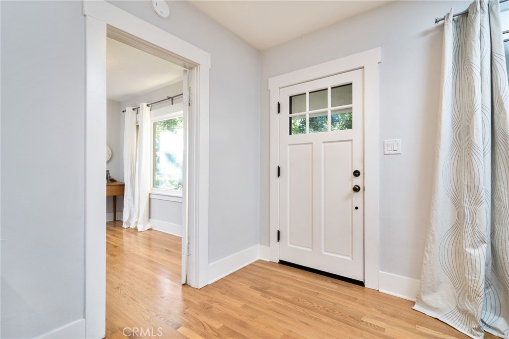 330 W 6th Street
