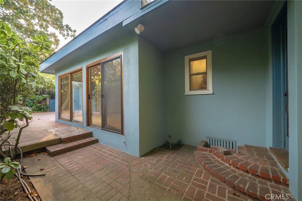 644 W 10th Street