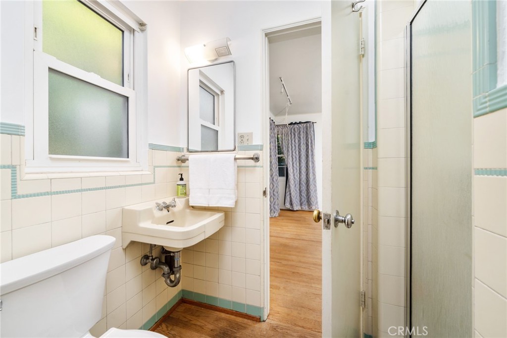 644 W 10th Street