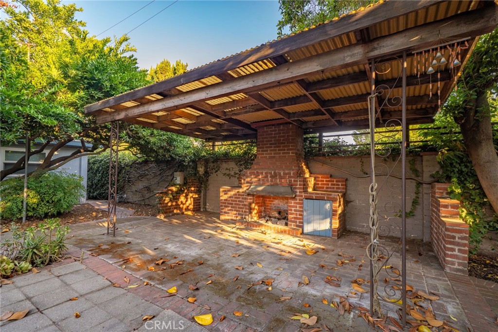 644 W 10th Street