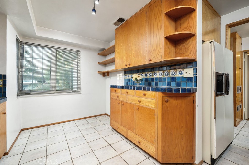 644 W 10th Street