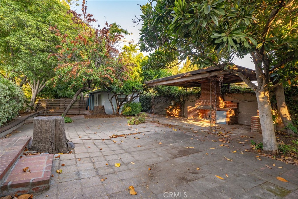 644 W 10th Street