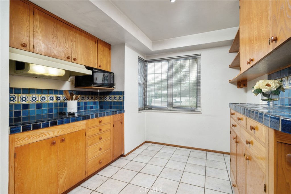 644 W 10th Street