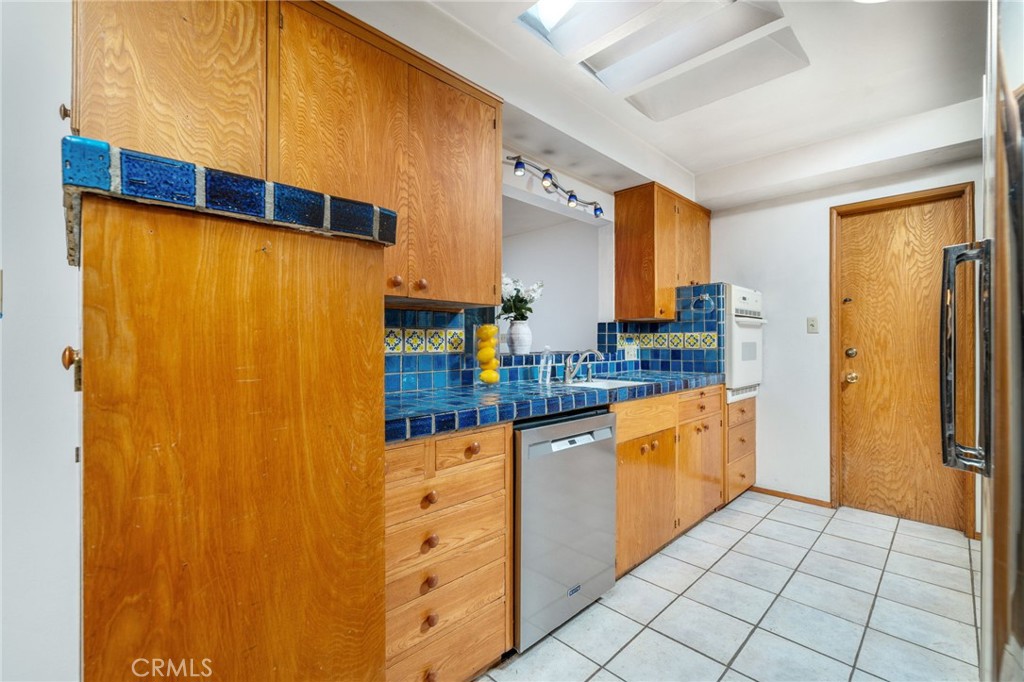 644 W 10th Street
