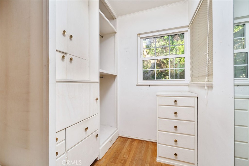 644 W 10th Street